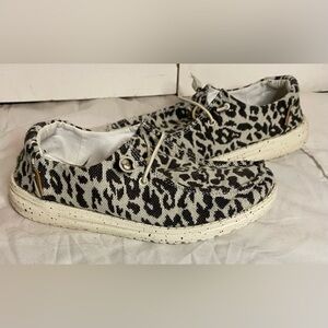 Women’s Hey Dude Wendy Woven Shoes-Cheetah Size 7